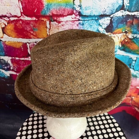 Vintage  BEE HATS Men's Classic Wool HAT Tweed FEDORA Sz. 7 Feather - Picture 3 of 5